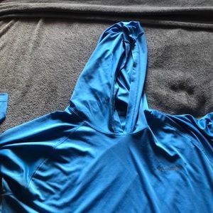 Blue long sleeve Columbia shirt w hood